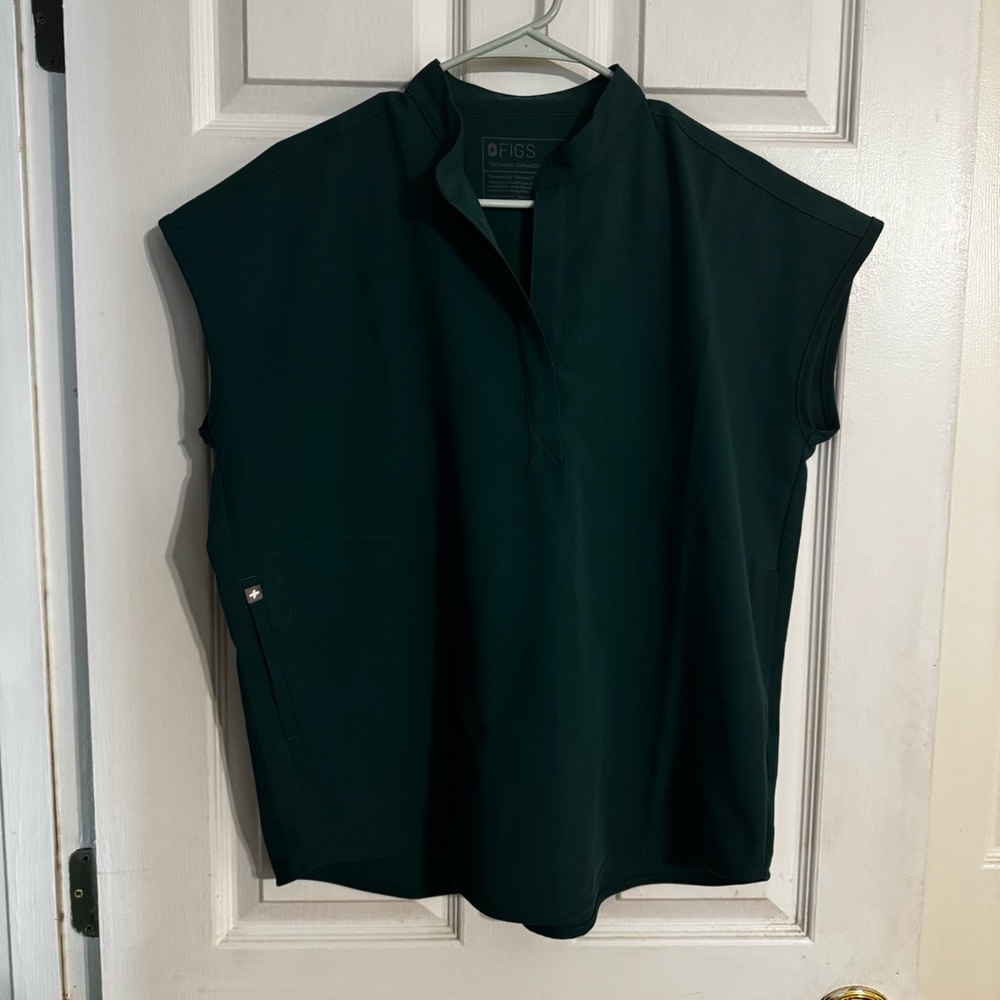 FIGS Hunter Green Scrub Set